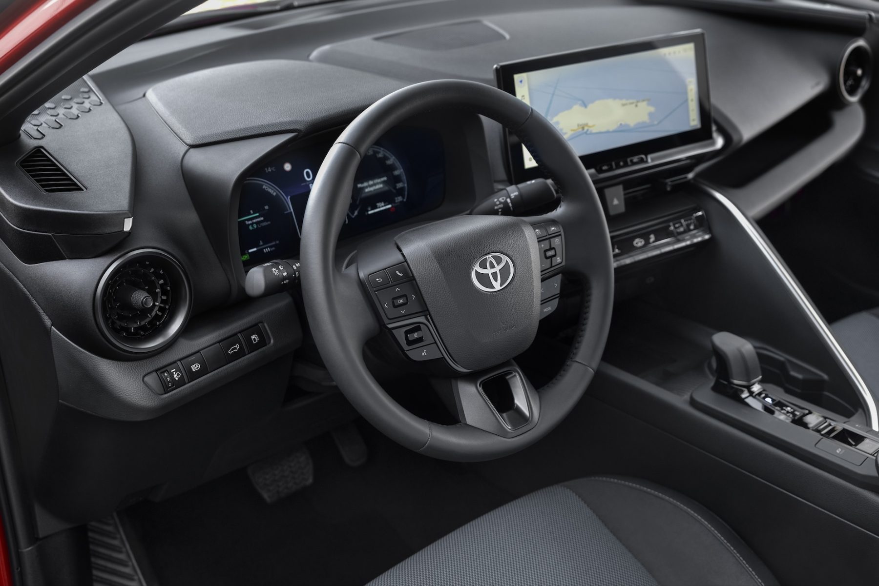 Toyota C-HR 2024 dashboard