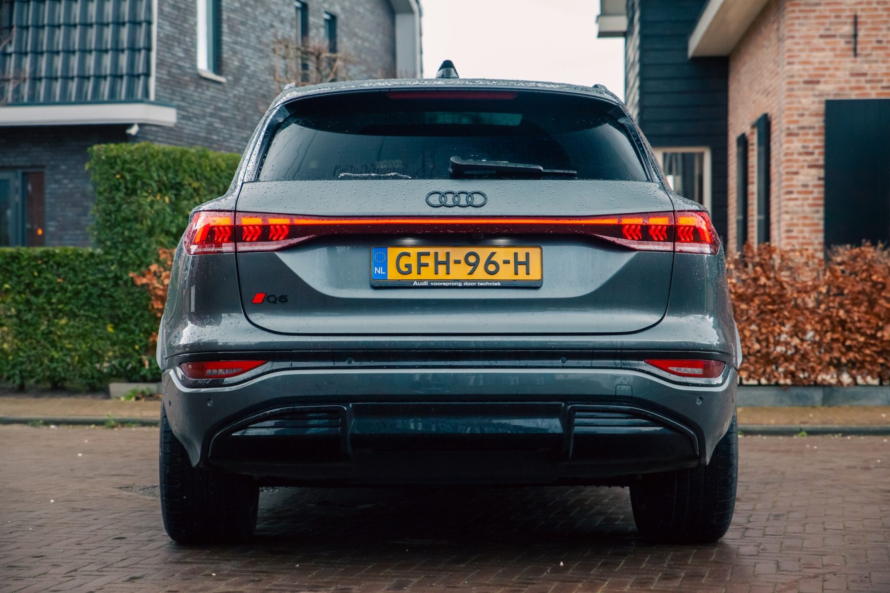 Audi Q6 e-tron achterkant