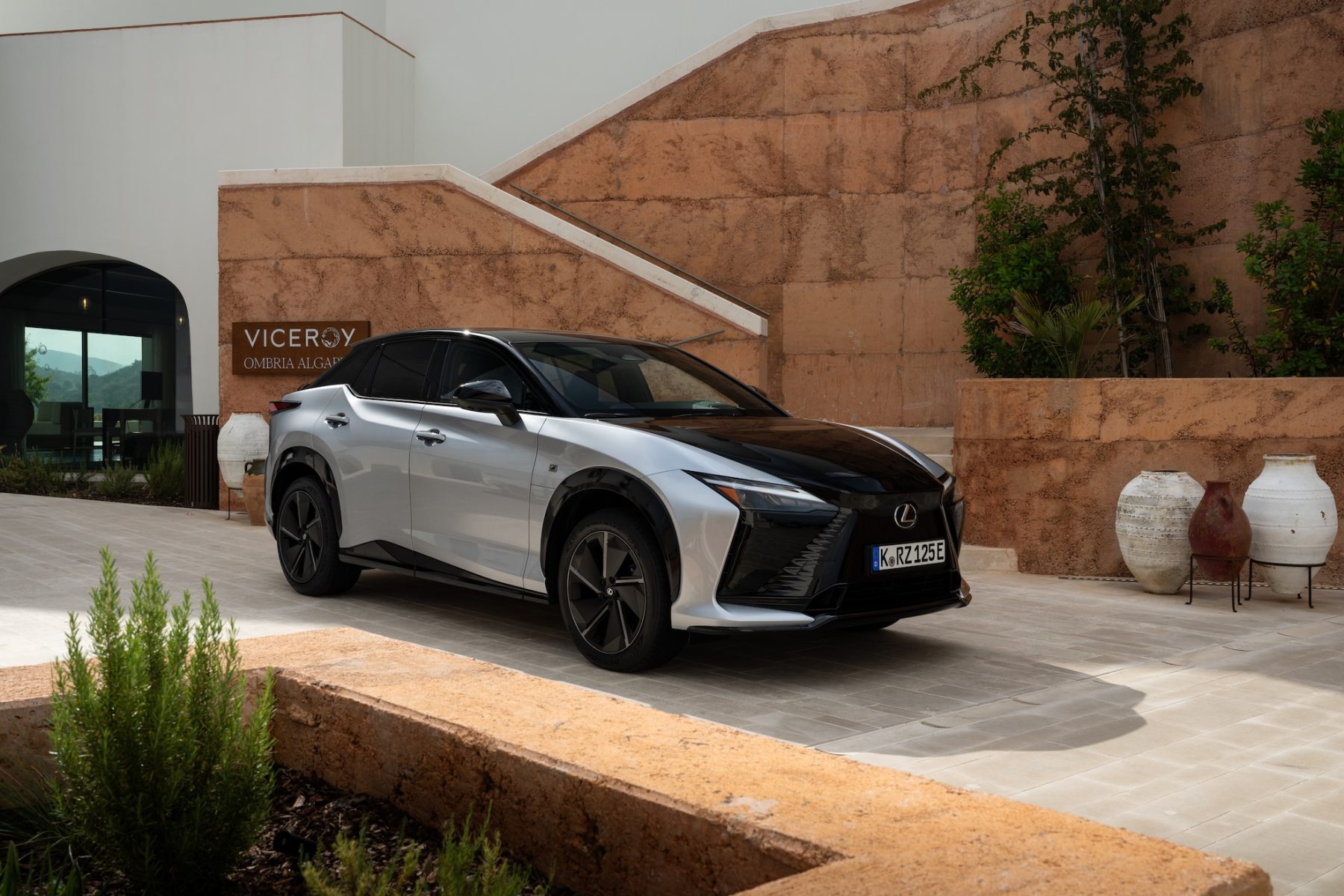Lexus RZ