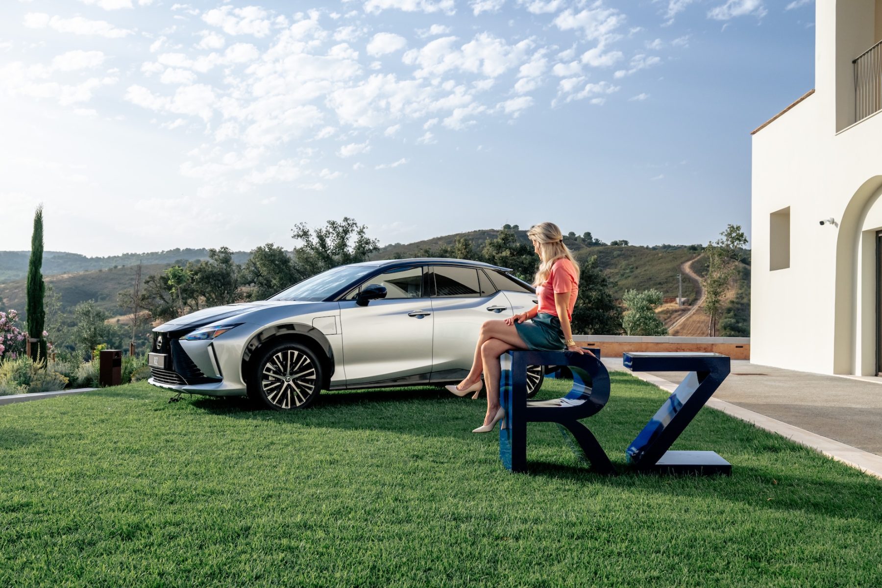 Lexus RZ